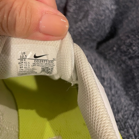 Nike Air Max Bolt womens sneakers - Picture 3 of 5